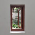 지속 가능한 건강을 위한 ‘마이크로 루틴’ 실천, 작은 변화가 만든 큰 차이 opened brown wooden framed glass window