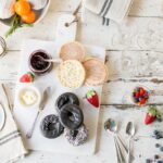 일상 속 뇌건강 지키기, 소소하지만 실천 가능한 방법들 flat lay photography of breakfast with berries and doughnuts